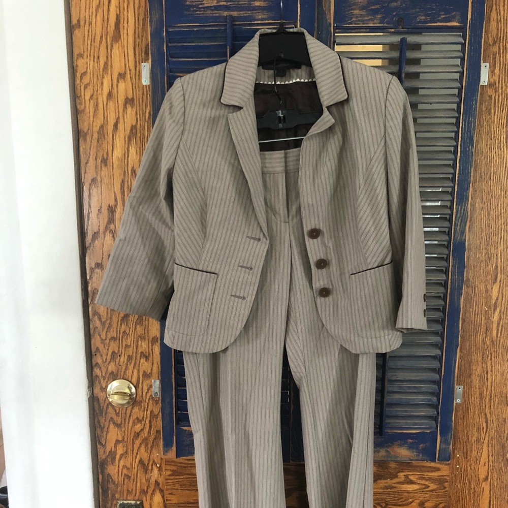 Express women’s suit